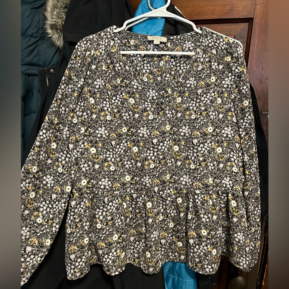 LOFT V-Neck, Floral Top